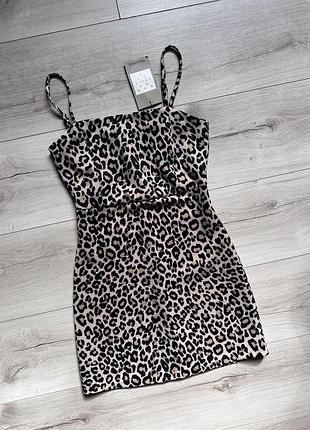 Мини платье на бретелях с леопардовым принтом pull and bear 2