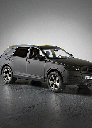 Металлическая модель автомобиля audi q7 resteq 1:32 — инерционная машинка, открываются двери, фары и звук мотора
