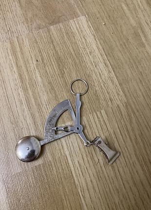 Вінтажна кишенькова поштова вага, ручна, для листів.