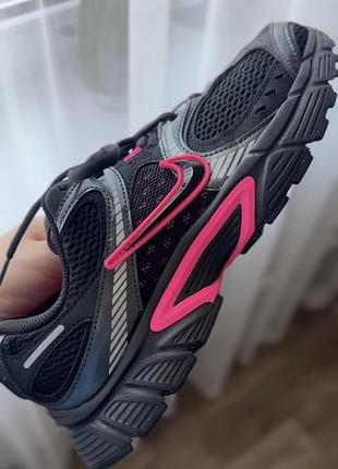 Жіночі кросівки nike v5 rnr на стопу 26,5 см