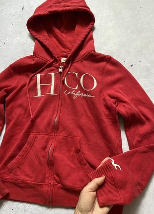 Яскраво-червоне худі  від бренду hollister co