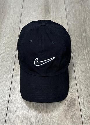 Кепка чорна nike 2