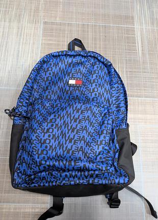 Рюкзак tommy jeans сине-черный с принтом