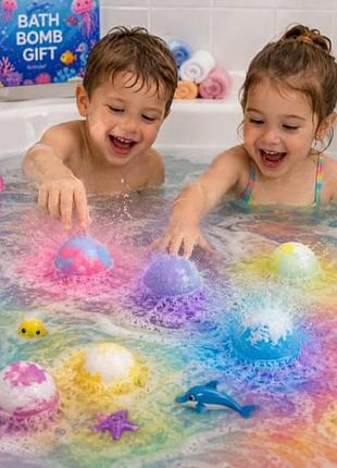 Набор бомбочек для ванны с игрушкой сюрпризом bath bomb gift микс цветов
