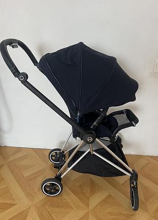 Дитяча прогулянкова каляска . продається так як на фото . стан хороший