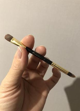 Кисть для помады artistry