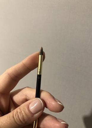 Кисть для помады artistry 4