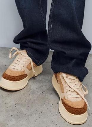 Зручні, м’які, легкі кросівки zara