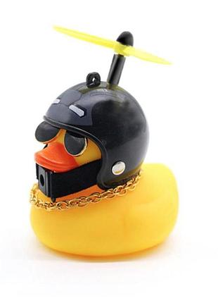 Автомобільна качка з шоломом і кріпленням funny ducks black iron man 5179