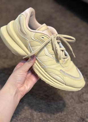 Оригінальні жіночі кросівки adidas zentic 40 розмір (25см) б/в