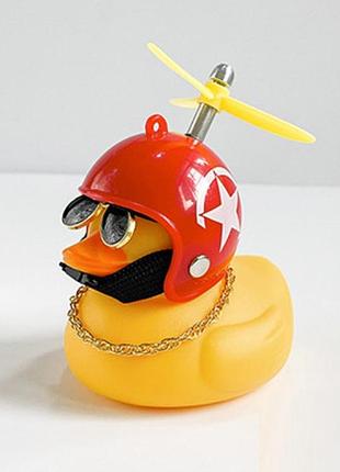 Автомобільна качка з шоломом та кріпленням funny ducks red white 2 9990