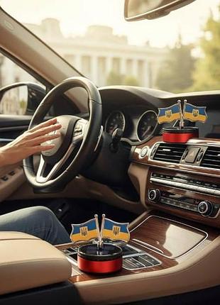Автомобильный ароматизатор с солнечной панелью флаги украины + флакон масла красный