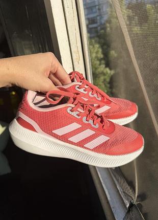 Кросівки adidas, розмір 34-35