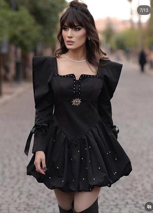 Чорна сукня
