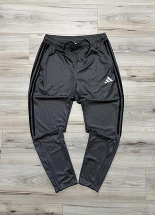 Серые спортивные штаны адедас adidas tiro training pants, l, оригинал (момент)