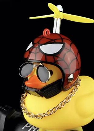 Автомобільна качка з шоломом і кріпленням funny ducks red spider 5178