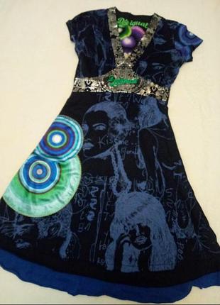 Летнее платье с ярким принтом desigual