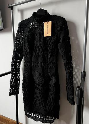 Жіноча чорна сукня prettylittlething