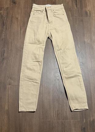Бежеві джинси stradivarius (mom slim fit) 96см