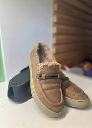 Зимні лоферы brunello cucinelli бежеві замшеві з хутром та декоративною пряжкою
