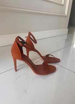 Коричневі босоніжки mango 40