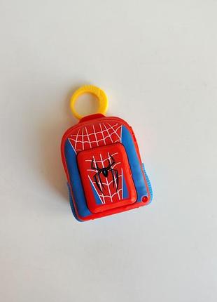 Колекційна іграшка рюкзак брелок макдональдс хеппі міл mcdonald's happy meal 2020 человек-паук абсолютно новый день spider-man brand new day