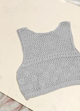 Топ укороченный вязаный серого цвета zara