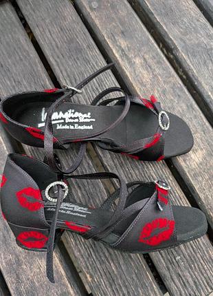 Новые туфли для боковых танцев international dance shoes р. 1,5 uk