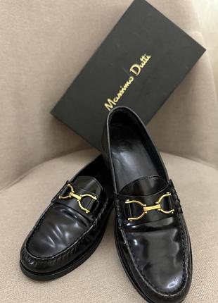 Оригінальні лофери massimo dutti з натуральної шкіри із золотою пряжкою