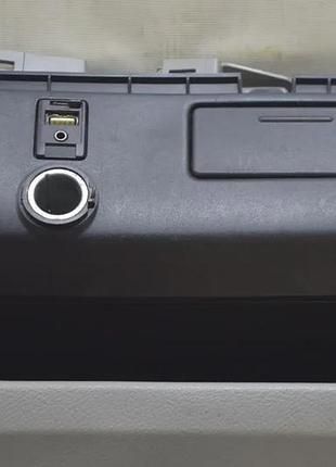 Блок usb aux toyota sienna 11-20 (01) реал м без крышки