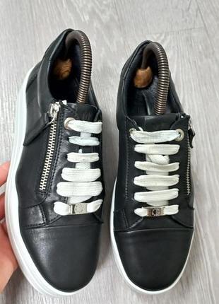 Кожаные женские кроссовки moda in pelle