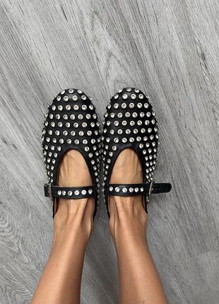 Чорні балетки з камінням alaia