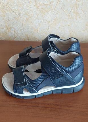 Босоніжки, шкіра.. 32 р (20 см)