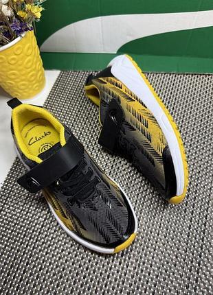 Оригинальные кроссовки clarks
