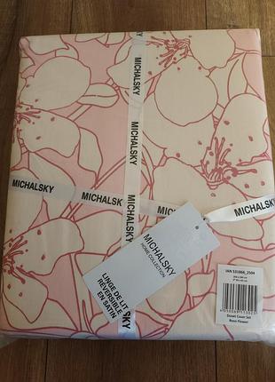 Комплект постельного белья (duvet cover set) бренда michalsky с принтом "rose flower" в розово-кремовых тонах.
260×240 см
2*65×65см