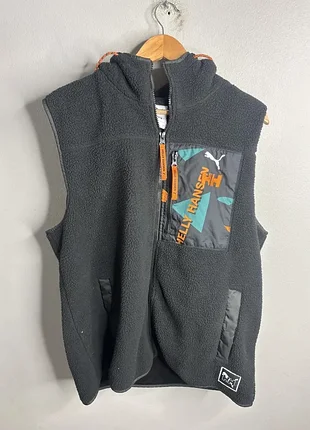 Вфісова желетка з колоборації puma × helly hansen vest