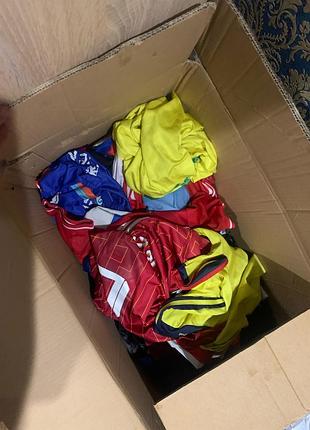 Продам футбольні футболки є великий вибір всі клуби та збірні кому цікаво пишіть