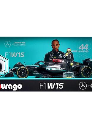 Автомодель с фигуркой – mercedes‐amg petronas f1 w15 (2024) (1:24)
