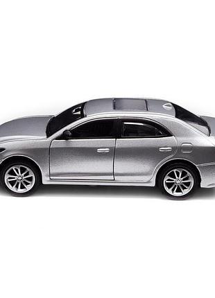 Автомодель - toyota crown (серебрист.) 4