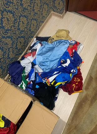 Продам футбольні футболки є великий вибір всі клуби та збірні кому цікаво пишіть