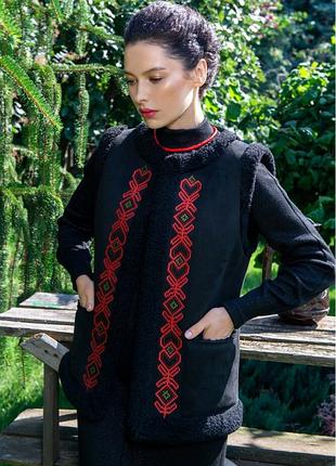 Жіночий жилет з екодубляжу з вишивкою seam mksmv140-914