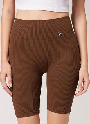 Коричневые женские ребристые бесшовные велосипедки calzedonia с высокой талией (размер s-m)