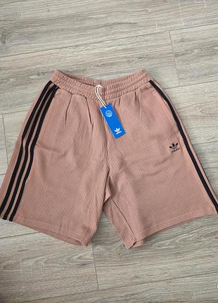 Женские шорты-бермуды adidas