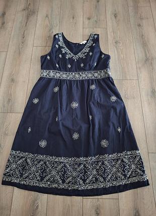 Красиве з вишивкою плаття 👗 3
