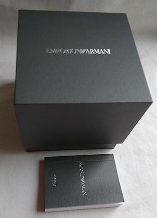 Футляр к часам emporio armani с брошюрой.