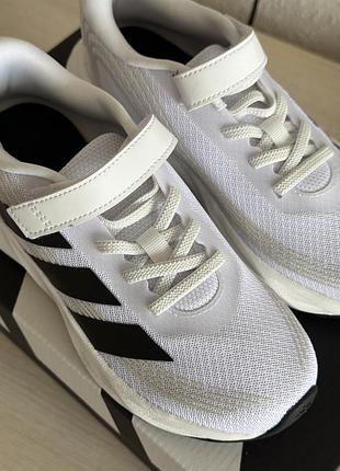 Нові кросівки adidas 3