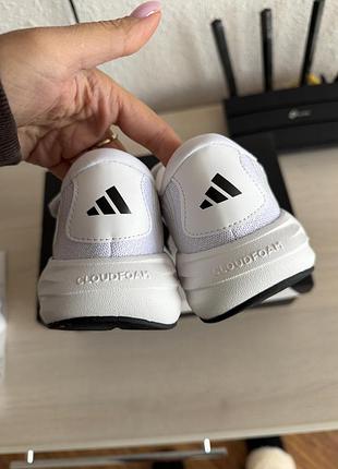 Нові кросівки adidas 5