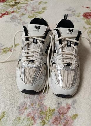 Продам жіночі кросівки new balance530 стан ідеальний