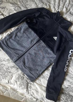 Спортивна кофта