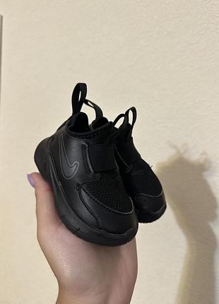 Кросівки nike унісекс легкі , розмір 19,5,чорні